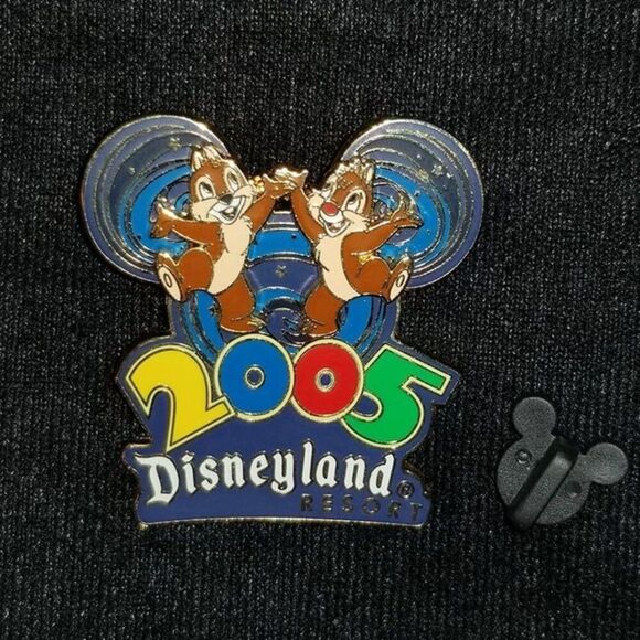 Disney Pin Chip Dale Disneyland 2005 Collection Mickey Ears Background 35427 PoP - Picture 7 of 9